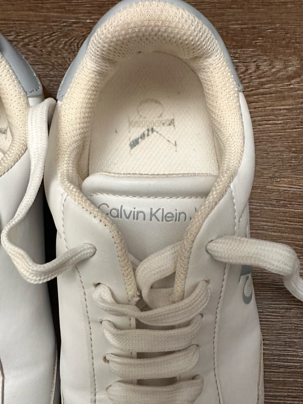 Calvin Klein Women's Cream Sneakers with Gum Sole - Picture 2 of 10